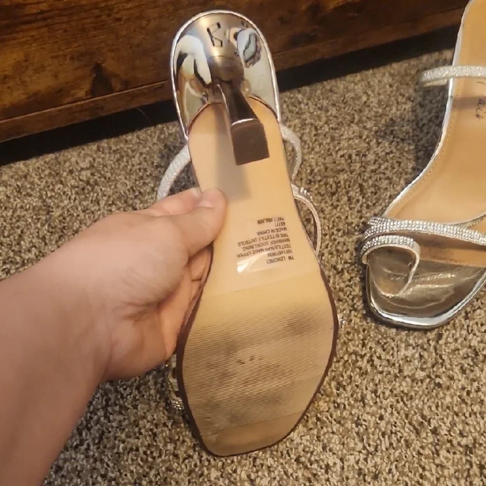 Wild Pair Shimmering Silver Heels - Picture 2 of 6